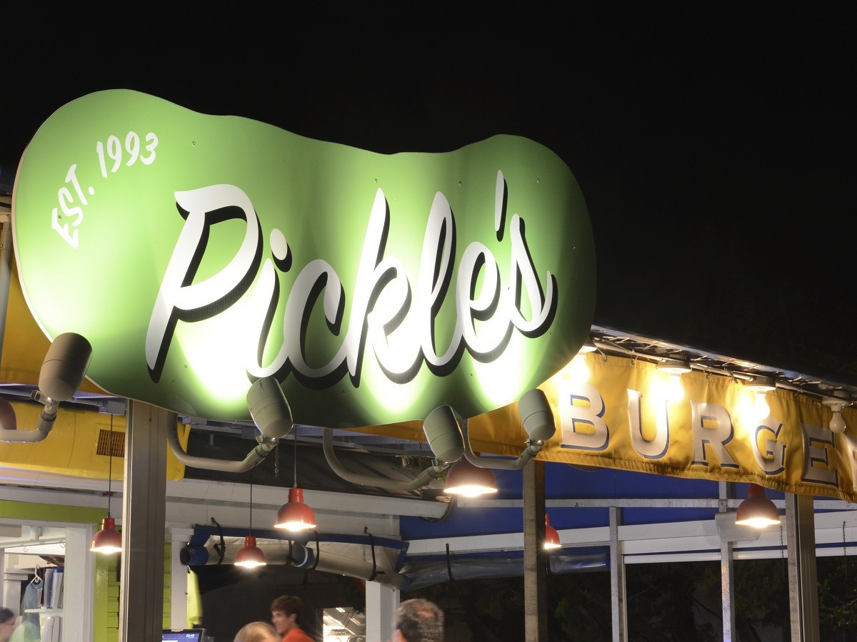Pickle’s Beachside Grill